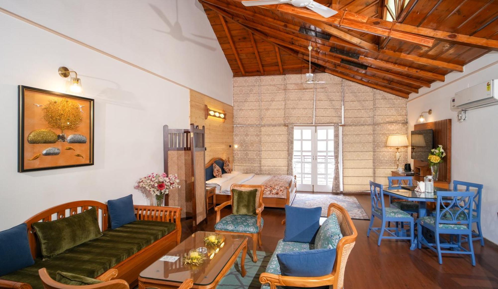 Neelesh Inn- A Luxury Lake View Hotel- 20 Kms From Nainital Bhīm Tāl Buitenkant foto