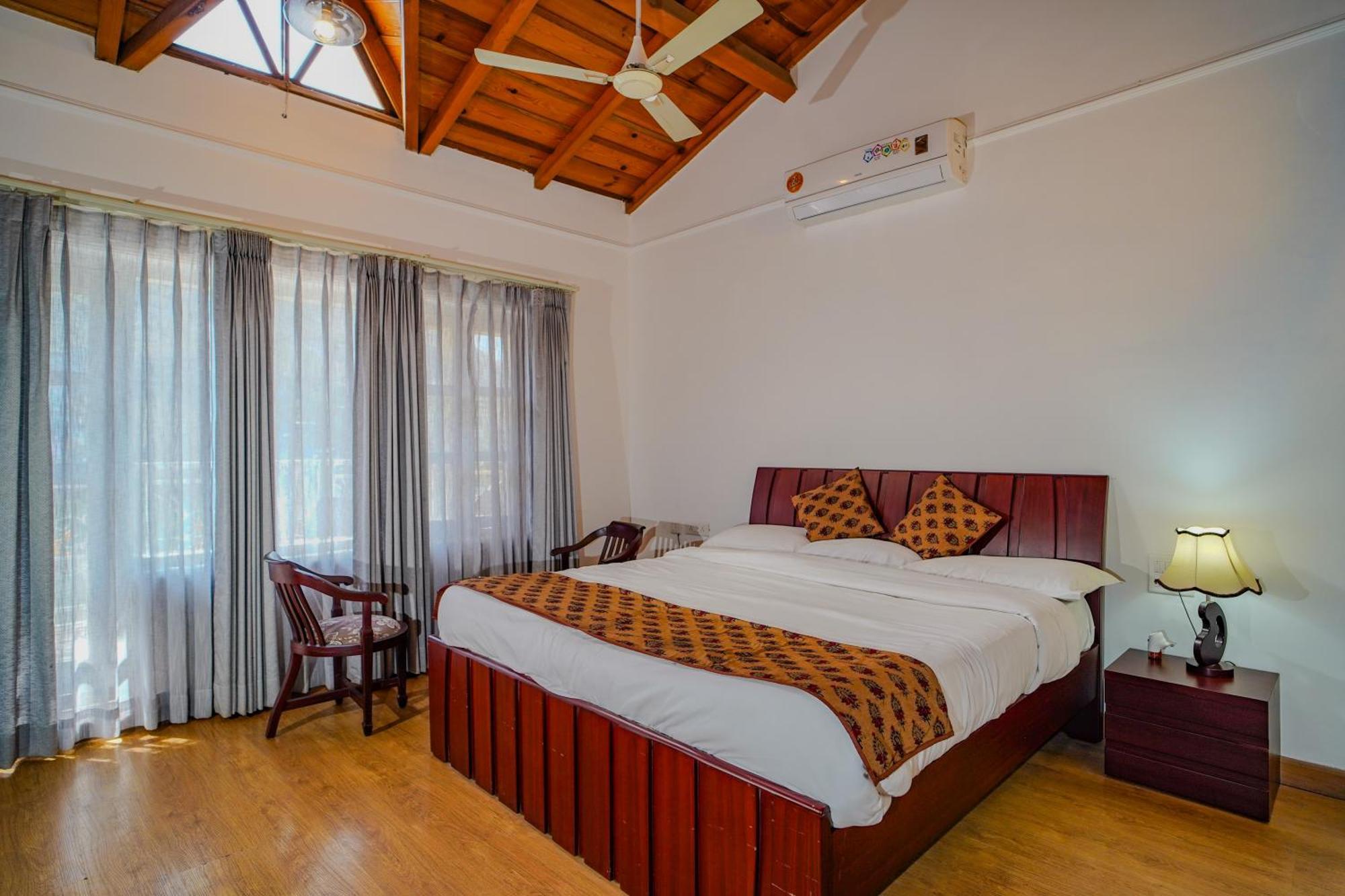 Neelesh Inn- A Luxury Lake View Hotel- 20 Kms From Nainital Bhīm Tāl Buitenkant foto