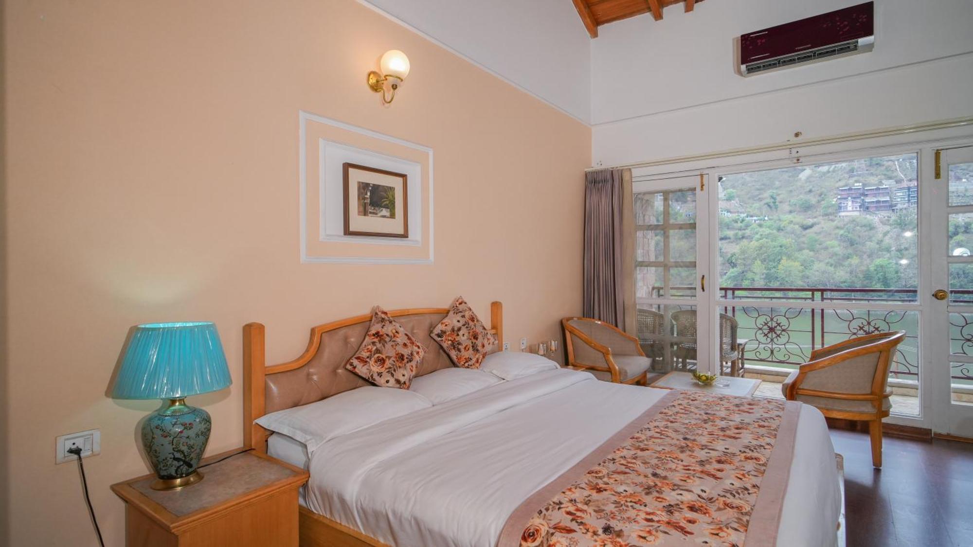 Neelesh Inn- A Luxury Lake View Hotel- 20 Kms From Nainital Bhīm Tāl Buitenkant foto