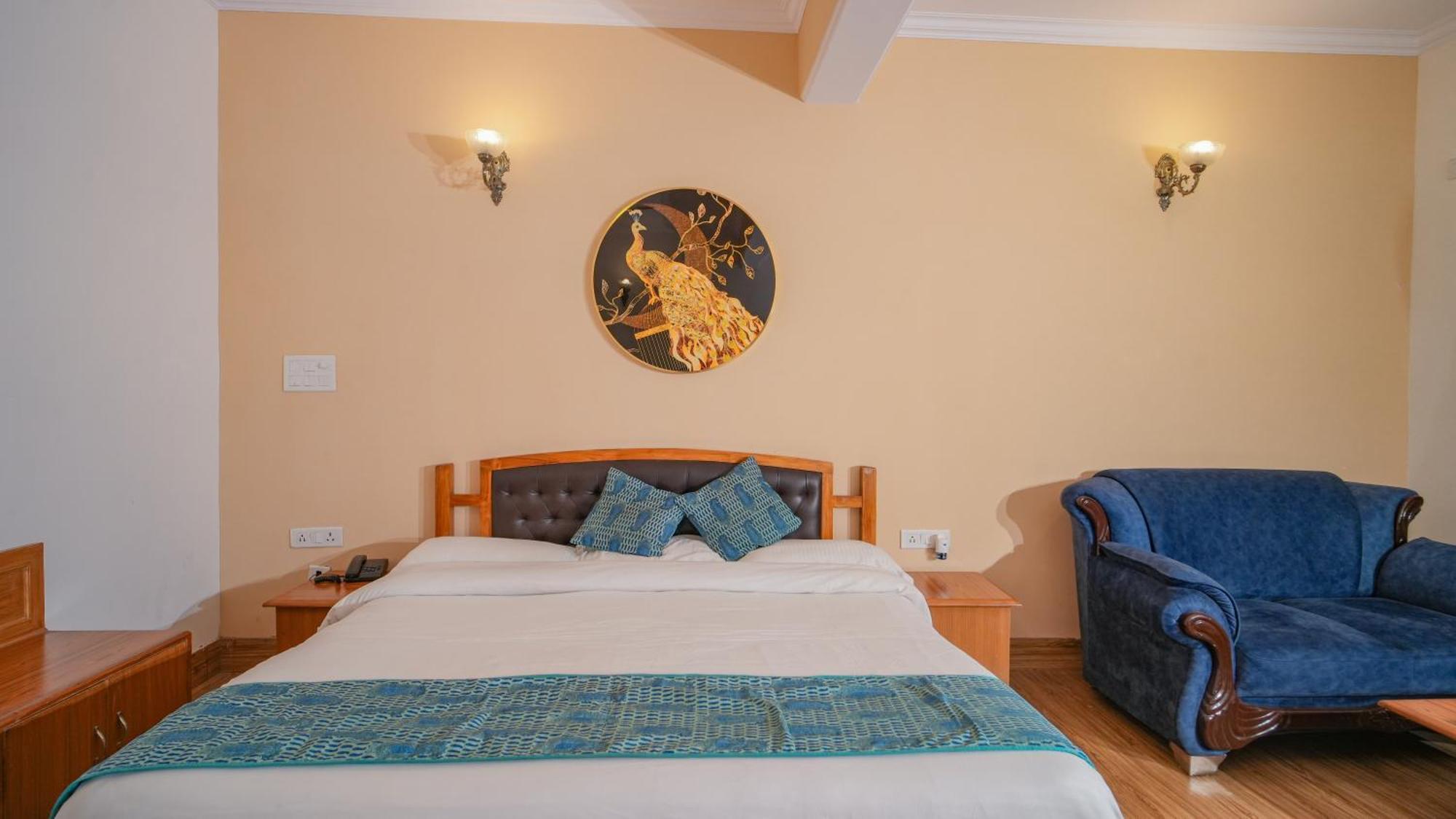 Neelesh Inn- A Luxury Lake View Hotel- 20 Kms From Nainital Bhīm Tāl Buitenkant foto