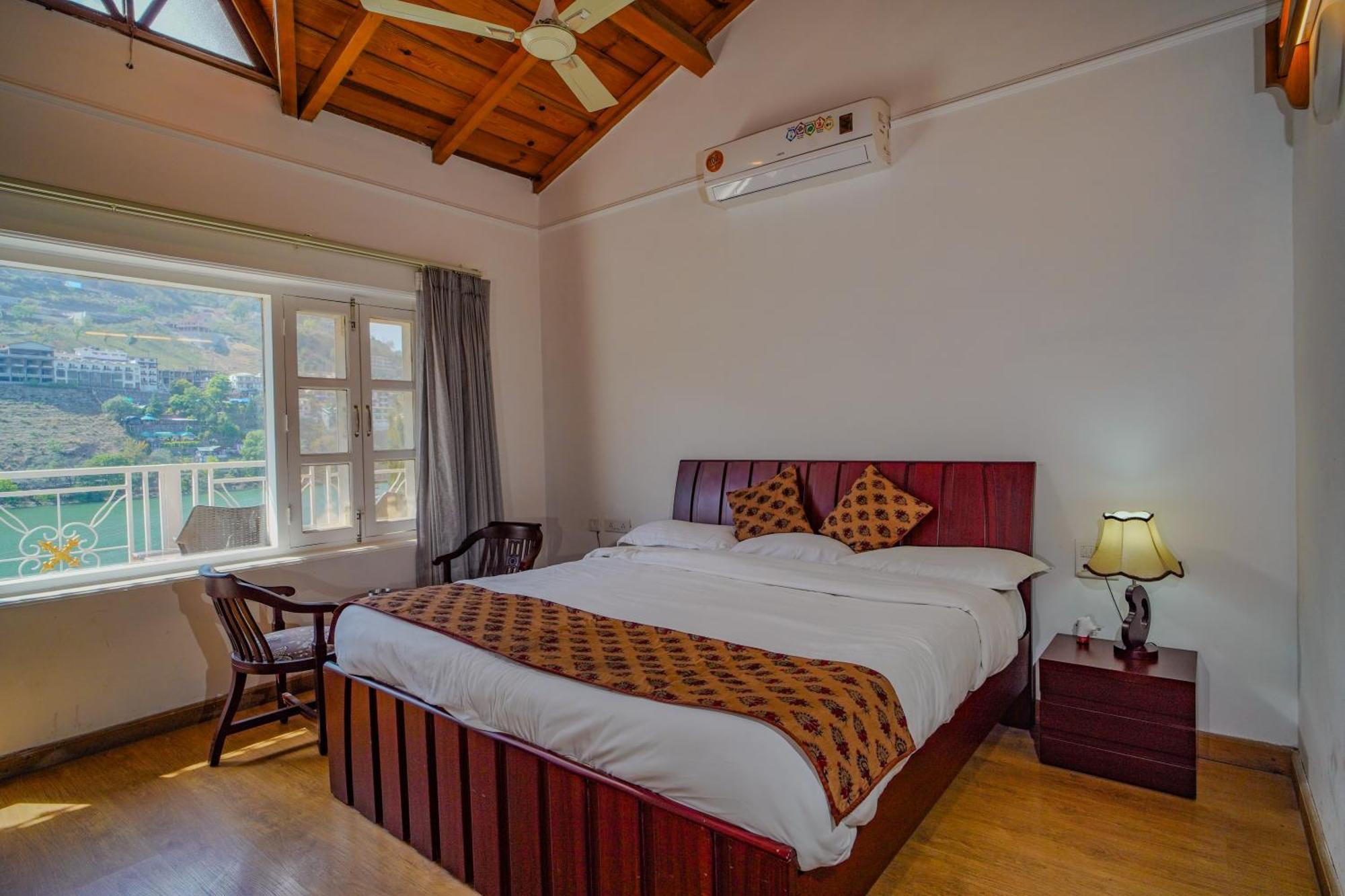 Neelesh Inn- A Luxury Lake View Hotel- 20 Kms From Nainital Bhīm Tāl Buitenkant foto