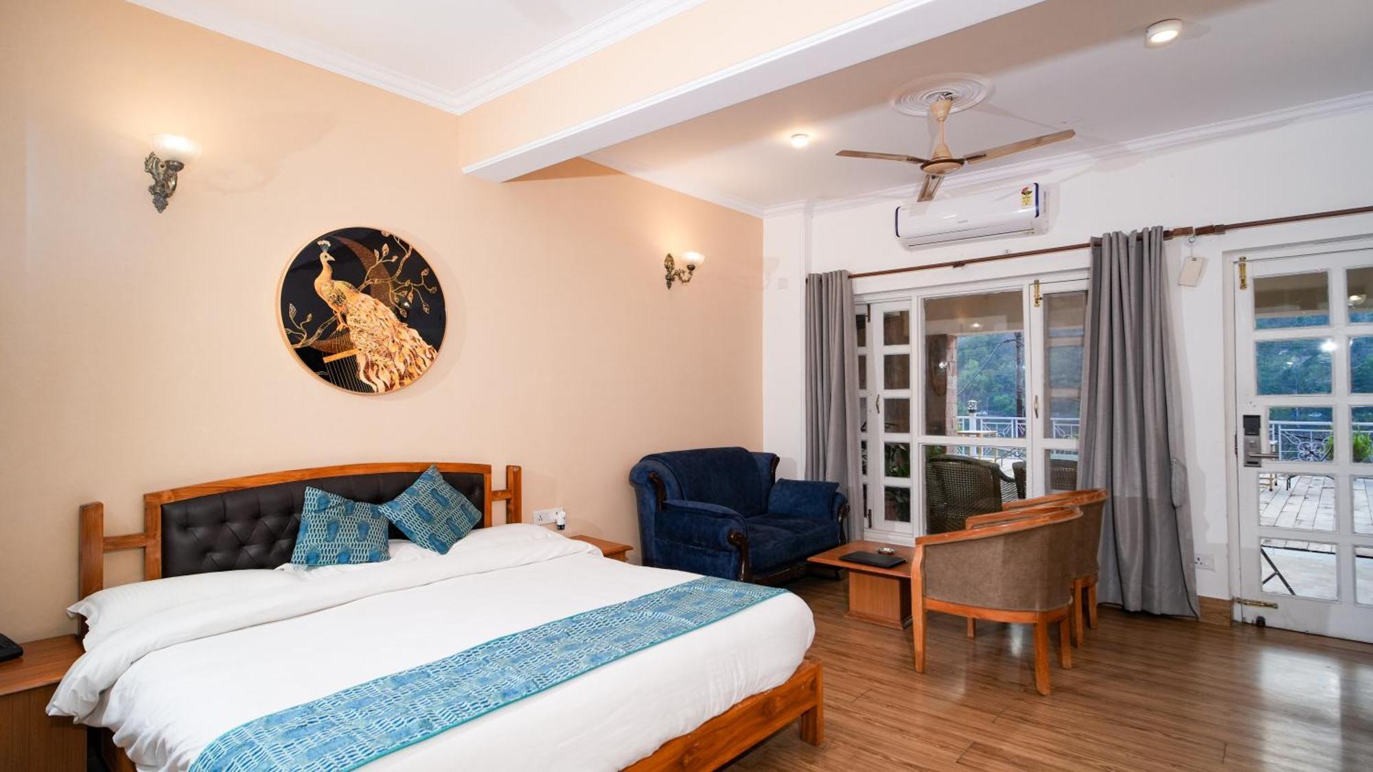 Neelesh Inn- A Luxury Lake View Hotel- 20 Kms From Nainital Bhīm Tāl Buitenkant foto