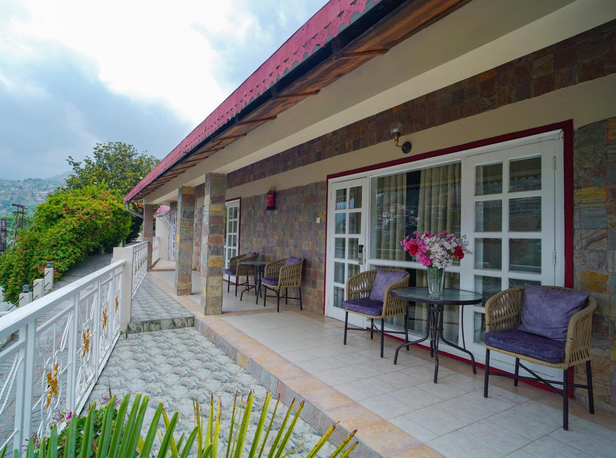 Neelesh Inn- A Luxury Lake View Hotel- 20 Kms From Nainital Bhīm Tāl Buitenkant foto